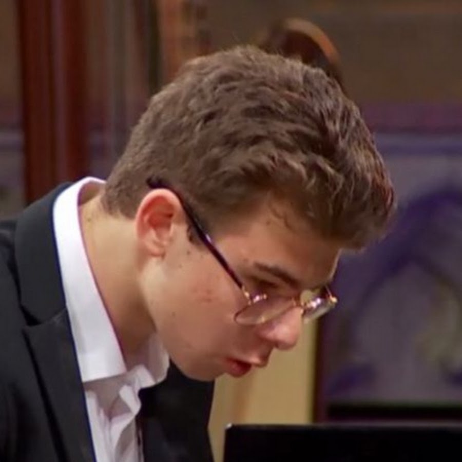Can Sakkaoglu, piano